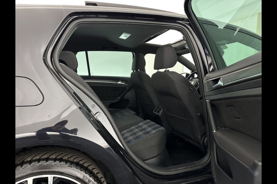 Volkswagen Golf 1.4 TSI PHEV GTE (Plug-in) Aut. *PANO | ADAPTIVE-CRUISE | FULL-LED | DIGI-COCKPIT | BLINDSPOT | HEATED-SPORTSEATS | KEYLESS | NAVI-FULLMAP | AMBIENT-LIGHT | SHIFT-PADDLES | PRIVACY-GLASS | ECC | PDC | 18''ALU*