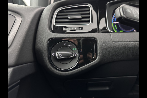 Volkswagen Golf 1.4 TSI PHEV GTE (Plug-in) Aut. *PANO | ADAPTIVE-CRUISE | FULL-LED | DIGI-COCKPIT | BLINDSPOT | HEATED-SPORTSEATS | KEYLESS | NAVI-FULLMAP | AMBIENT-LIGHT | SHIFT-PADDLES | PRIVACY-GLASS | ECC | PDC | 18''ALU*