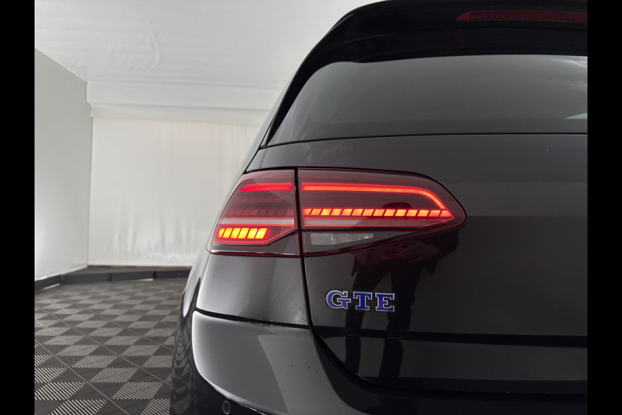 Volkswagen Golf 1.4 TSI PHEV GTE (Plug-in) Aut. *PANO | ADAPTIVE-CRUISE | FULL-LED | DIGI-COCKPIT | BLINDSPOT | HEATED-SPORTSEATS | KEYLESS | NAVI-FULLMAP | AMBIENT-LIGHT | SHIFT-PADDLES | PRIVACY-GLASS | ECC | PDC | 18''ALU*
