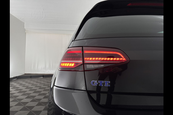 Volkswagen Golf 1.4 TSI PHEV GTE (Plug-in) Aut. *PANO | ADAPTIVE-CRUISE | FULL-LED | DIGI-COCKPIT | BLINDSPOT | HEATED-SPORTSEATS | KEYLESS | NAVI-FULLMAP | AMBIENT-LIGHT | SHIFT-PADDLES | PRIVACY-GLASS | ECC | PDC | 18''ALU*