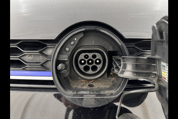 Volkswagen Golf 1.4 TSI PHEV GTE (Plug-in) Aut. *PANO | ADAPTIVE-CRUISE | FULL-LED | DIGI-COCKPIT | BLINDSPOT | HEATED-SPORTSEATS | KEYLESS | NAVI-FULLMAP | AMBIENT-LIGHT | SHIFT-PADDLES | PRIVACY-GLASS | ECC | PDC | 18''ALU*