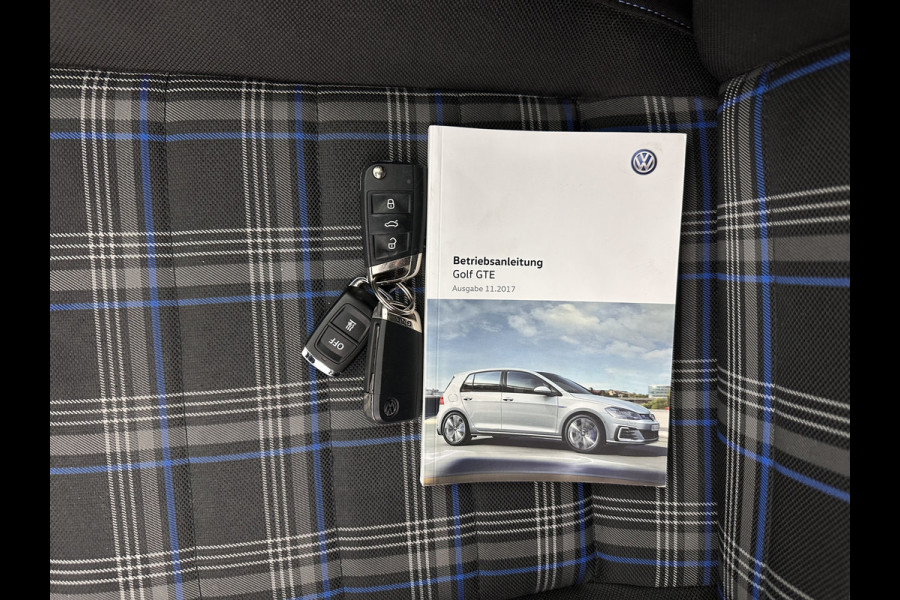 Volkswagen Golf 1.4 TSI PHEV GTE (Plug-in) Aut. *PANO | ADAPTIVE-CRUISE | FULL-LED | DIGI-COCKPIT | BLINDSPOT | HEATED-SPORTSEATS | KEYLESS | NAVI-FULLMAP | AMBIENT-LIGHT | SHIFT-PADDLES | PRIVACY-GLASS | ECC | PDC | 18''ALU*
