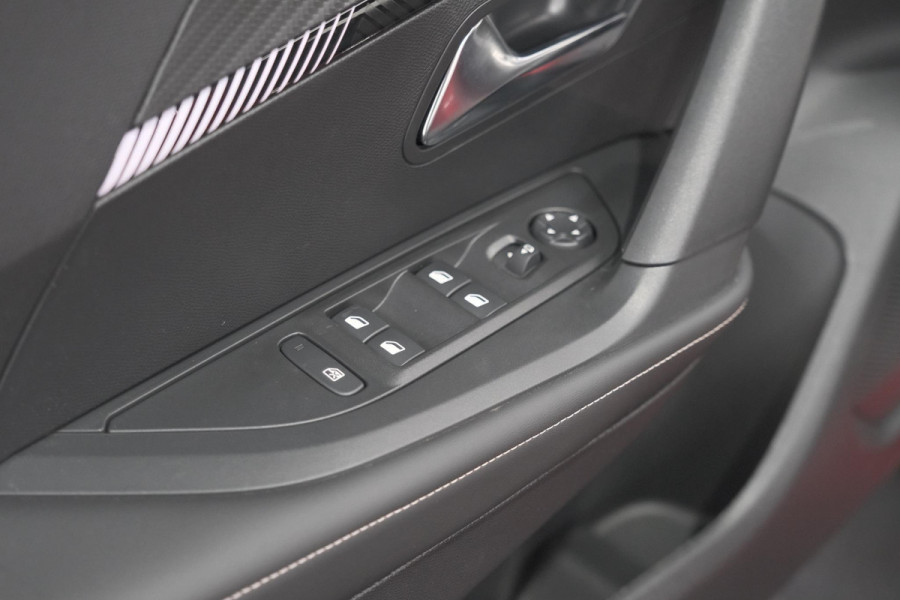 Peugeot 2008 Hybrid 145 e-DCS Allure | 360 Camera | Adaptieve Cruise Control | Navigatie | Dodehoekdetectie