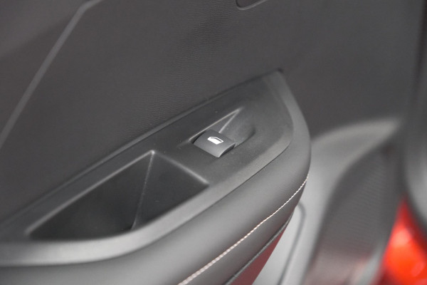 Peugeot 2008 Hybrid 145 e-DCS Allure | 360 Camera | Adaptieve Cruise Control | Navigatie | Dodehoekdetectie