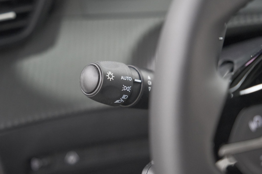 Peugeot 2008 Hybrid 145 e-DCS Allure | 360 Camera | Adaptieve Cruise Control | Navigatie | Dodehoekdetectie