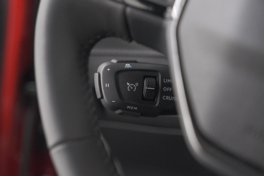 Peugeot 2008 Hybrid 145 e-DCS Allure | 360 Camera | Adaptieve Cruise Control | Navigatie | Dodehoekdetectie