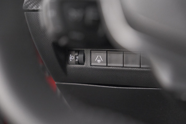 Peugeot 2008 Hybrid 145 e-DCS Allure | 360 Camera | Adaptieve Cruise Control | Navigatie | Dodehoekdetectie