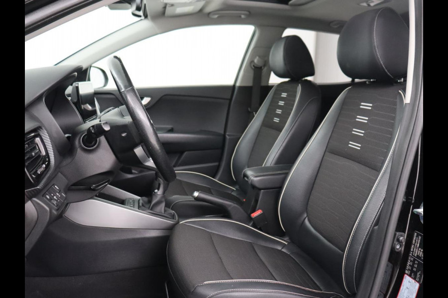 Kia Stonic 1.0 T-GDi MHEV GT-PlusLine | Schuifdak | Stoelverwarming | Adaptive cruise | Camera | Full LED | Keyless | Carplay | Navigatie | Stuurverwarming | Dodehoek detectie | Climate control | Parkeerhulp