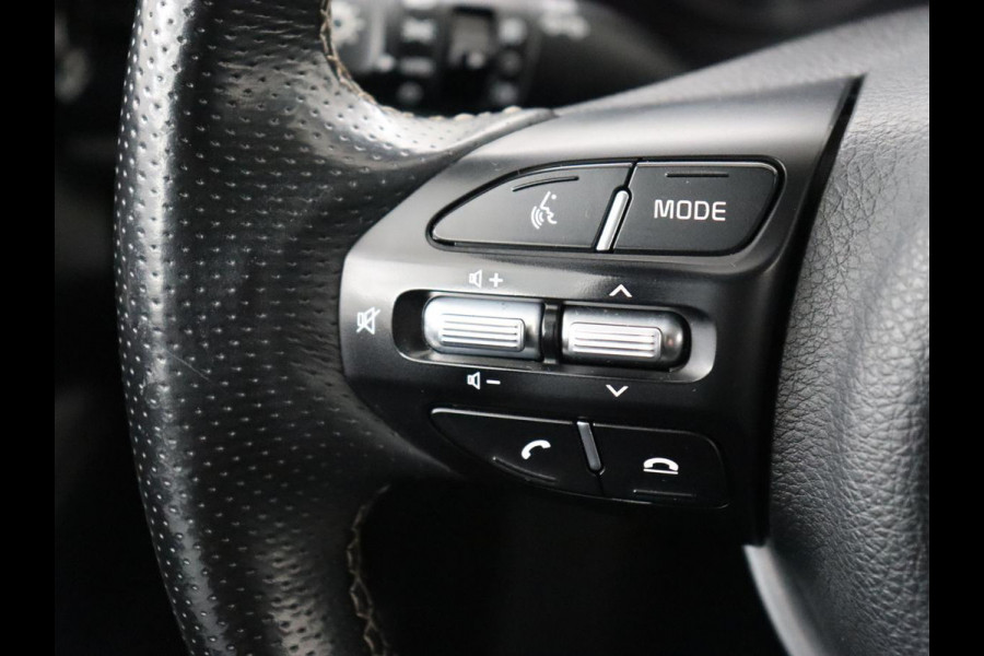 Kia Stonic 1.0 T-GDi MHEV GT-PlusLine | Schuifdak | Stoelverwarming | Adaptive cruise | Camera | Full LED | Keyless | Carplay | Navigatie | Stuurverwarming | Dodehoek detectie | Climate control | Parkeerhulp