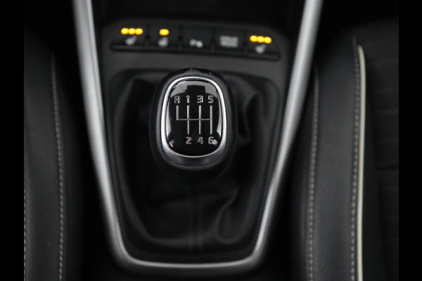 Kia Stonic 1.0 T-GDi MHEV GT-PlusLine | Schuifdak | Stoelverwarming | Adaptive cruise | Camera | Full LED | Keyless | Carplay | Navigatie | Stuurverwarming | Dodehoek detectie | Climate control | Parkeerhulp