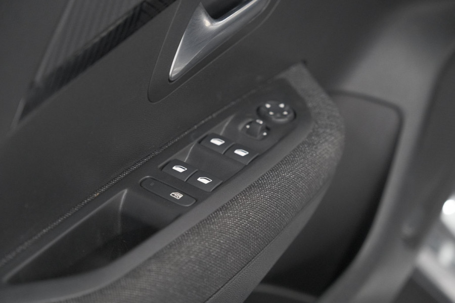 Peugeot 208 Hybrid 110 e-DCS6 Style | Parkeersensoren | Apple Carplay | Cruise Control | Airco