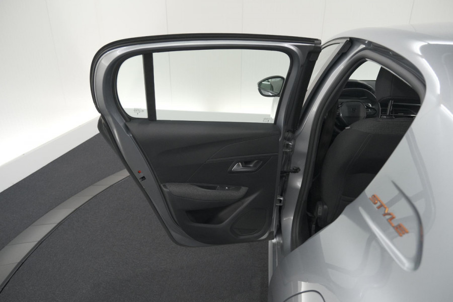Peugeot 208 Hybrid 110 e-DCS6 Style | Parkeersensoren | Apple Carplay | Cruise Control | Airco