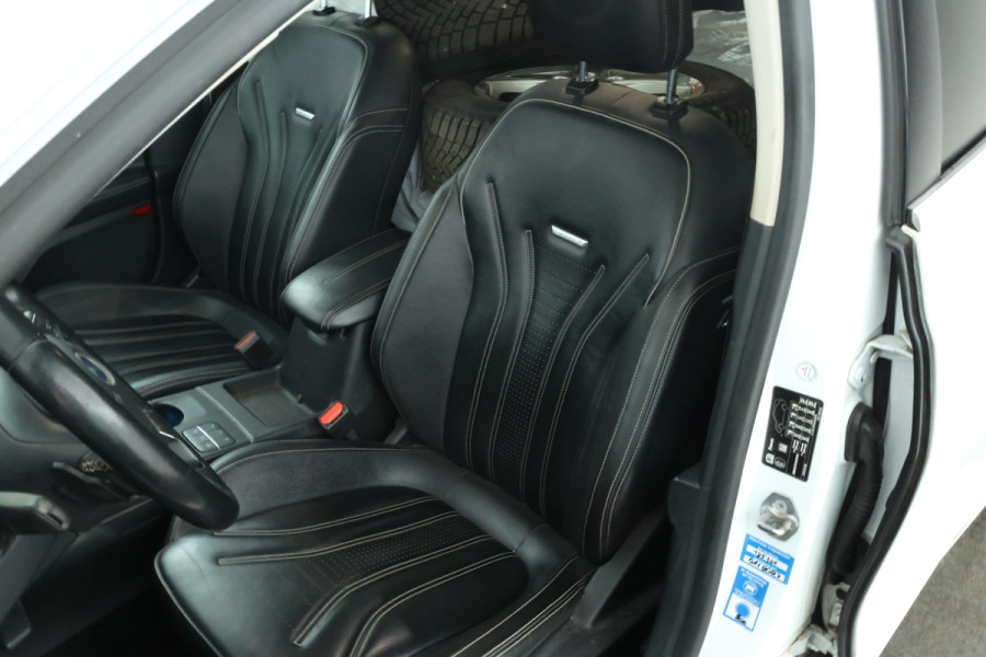 Ford FOCUS Wagon 1.5 EcoBlue Vignale X Business Automaat, Leer, B&O, navigatie, trekhaak