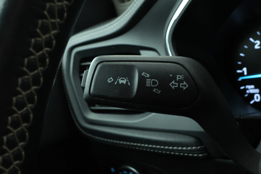 Ford FOCUS Wagon 1.5 EcoBlue Vignale X Business Automaat, Leer, B&O, navigatie, trekhaak