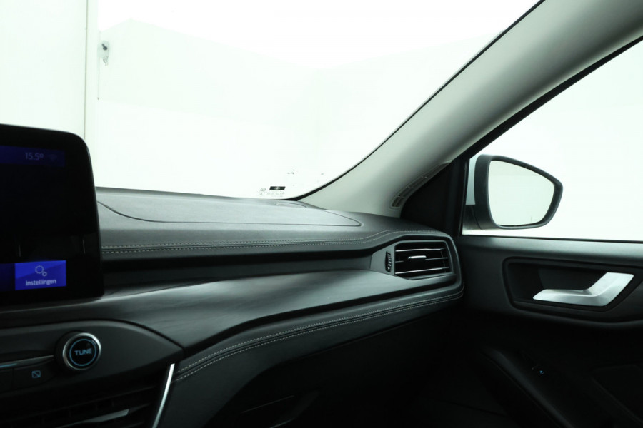 Ford FOCUS Wagon 1.5 EcoBlue Vignale X Business Automaat, Leer, B&O, navigatie, trekhaak
