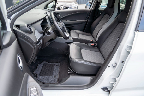 Renault ZOE R135 Evolution 52 kWh | Prijs rijklaar incl. 12 mnd garantie | Camera Carplay Navi Stuur/Stoelverw