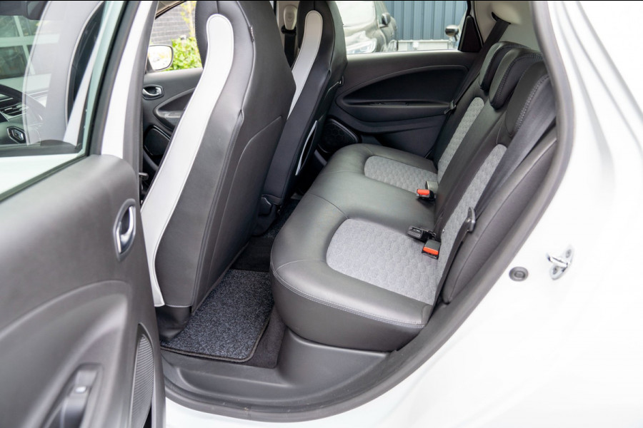 Renault ZOE R135 Evolution 52 kWh | Prijs rijklaar incl. 12 mnd garantie | Camera Carplay Navi Stuur/Stoelverw