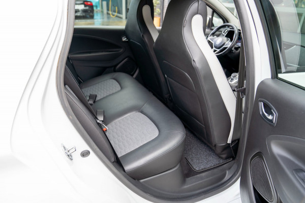 Renault ZOE R135 Evolution 52 kWh | Prijs rijklaar incl. 12 mnd garantie | Camera Carplay Navi Stuur/Stoelverw