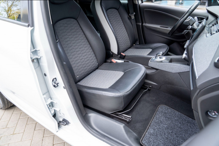 Renault ZOE R135 Evolution 52 kWh | Prijs rijklaar incl. 12 mnd garantie | Camera Carplay Navi Stuur/Stoelverw