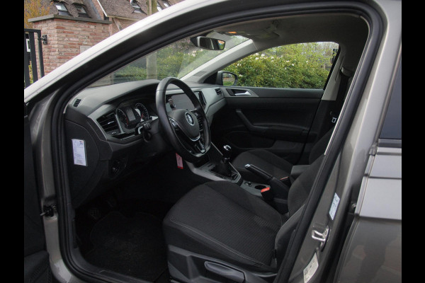 Volkswagen Polo 1.0 TSI Comfortline | Climate Control| Apple Carplay | Cruise Control | Parkeersensoren | Stoelverwarming |