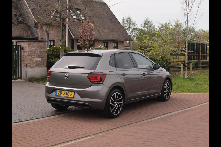 Volkswagen Polo 1.0 TSI Comfortline | Climate Control| Apple Carplay | Cruise Control | Parkeersensoren | Stoelverwarming |