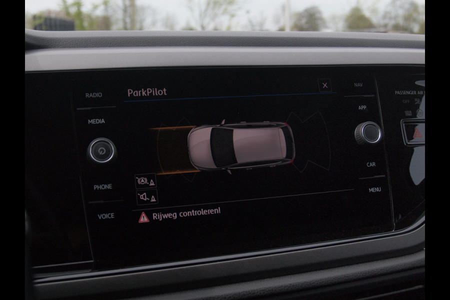 Volkswagen Polo 1.0 TSI Comfortline | Climate Control| Apple Carplay | Cruise Control | Parkeersensoren | Stoelverwarming |