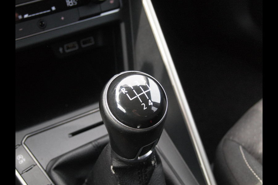 Volkswagen Polo 1.0 TSI Comfortline | Climate Control| Apple Carplay | Cruise Control | Parkeersensoren | Stoelverwarming |