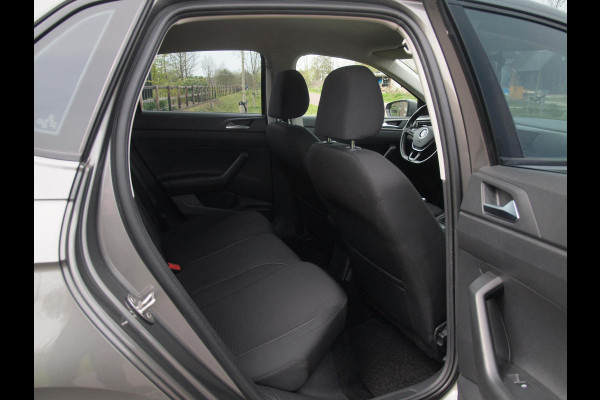 Volkswagen Polo 1.0 TSI Comfortline | Climate Control| Apple Carplay | Cruise Control | Parkeersensoren | Stoelverwarming |