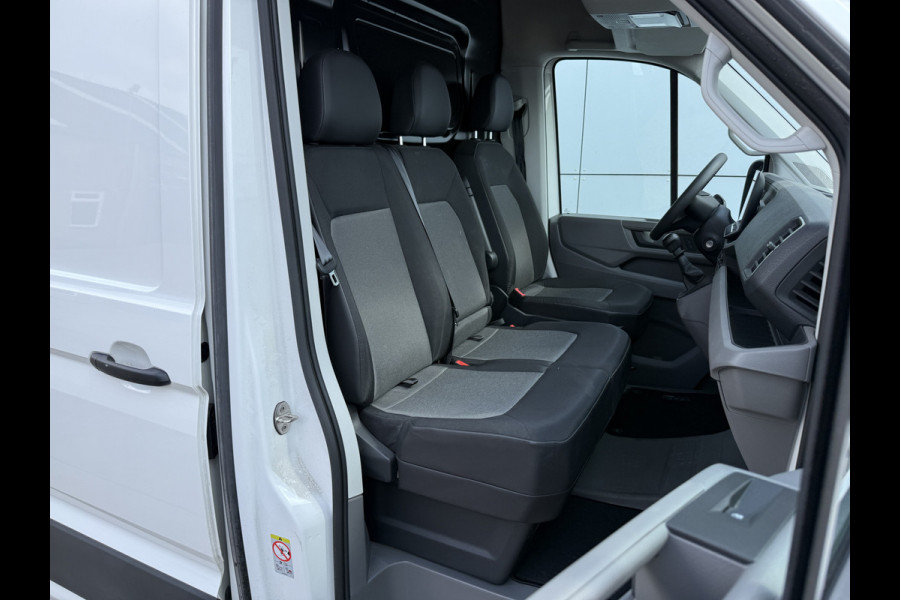 Volkswagen Crafter 2.0 TDI 140PK Nieuw Model! L3H3 Virtual Cockpit Climate Control Camera Parkeersensoren voor achter APK 9-2027