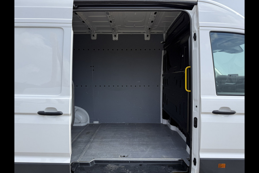 Volkswagen Crafter 2.0 TDI 140PK Nieuw Model! L3H3 Virtual Cockpit Climate Control Camera Parkeersensoren voor achter APK 9-2027
