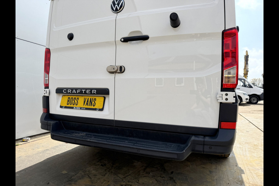 Volkswagen Crafter 2.0 TDI 140PK Nieuw Model! L3H3 Virtual Cockpit Climate Control Camera Parkeersensoren voor achter APK 9-2027