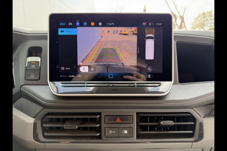 Volkswagen Crafter 2.0 TDI 140PK Nieuw Model! L3H3 Virtual Cockpit Climate Control Camera Parkeersensoren voor achter APK 9-2027