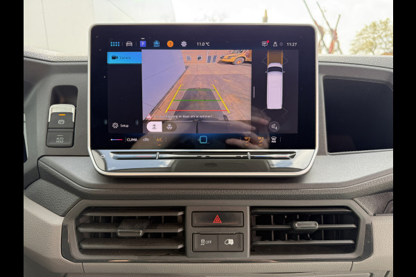 Volkswagen Crafter 2.0 TDI 140PK Nieuw Model! L3H3 Virtual Cockpit Climate Control Camera Parkeersensoren voor achter APK 9-2027