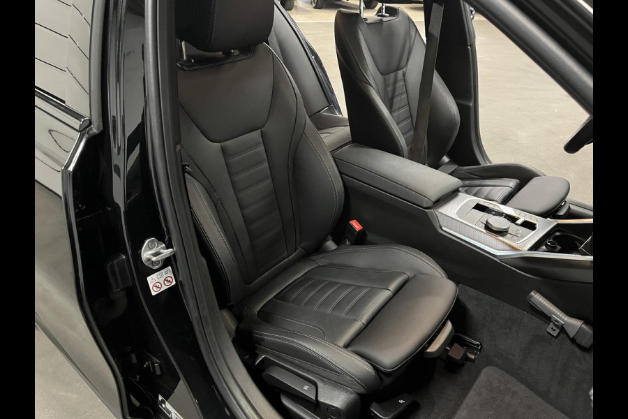 BMW 3-serie 330e M-pakket | Adapt. cruise | Open dak | Trekhaak | Head-up | Stoelverwarming | Sfeerverlichting | Carplay | Leder