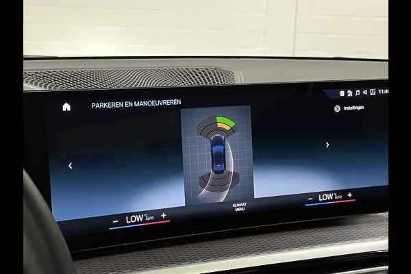 BMW 3-serie 330e M-pakket | Adapt. cruise | Open dak | Trekhaak | Head-up | Stoelverwarming | Sfeerverlichting | Carplay | Leder