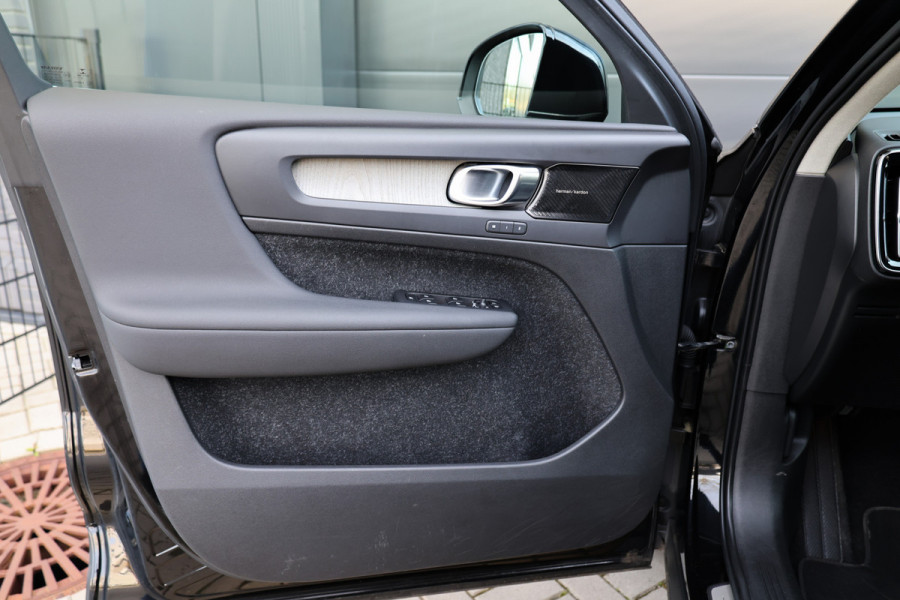 Volvo XC40 1.5 T5 Recharge R-Design | PANO | H&K | MEMORY | 360 | DODE HOEK | KEYLESS | ELEK TREKHAAK |