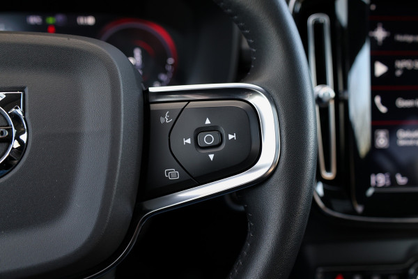 Volvo XC40 1.5 T5 Recharge R-Design | PANO | H&K | MEMORY | 360 | DODE HOEK | KEYLESS | ELEK TREKHAAK |