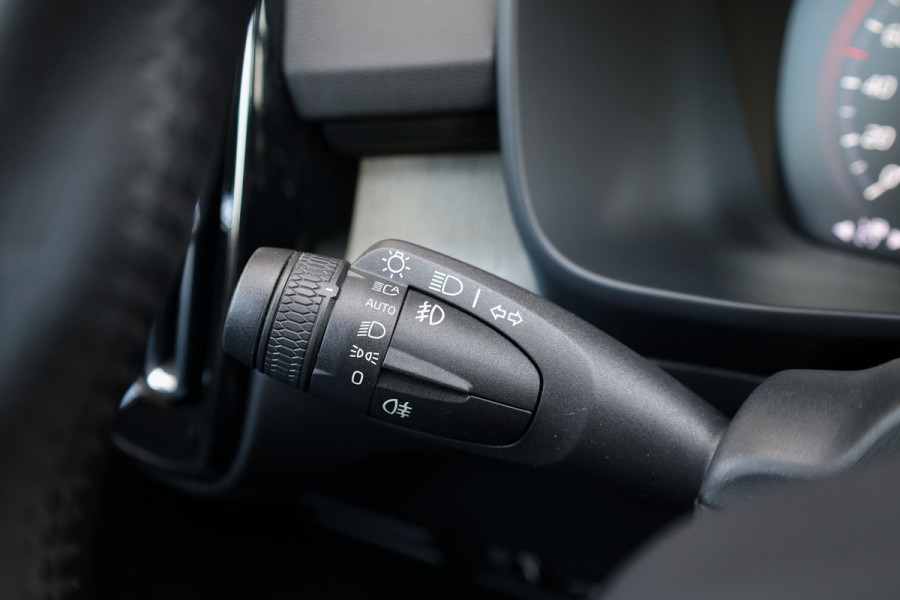 Volvo XC40 1.5 T5 Recharge R-Design | PANO | H&K | MEMORY | 360 | DODE HOEK | KEYLESS | ELEK TREKHAAK |