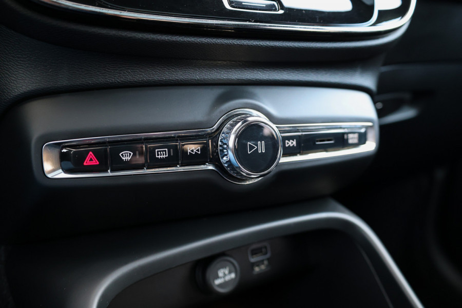 Volvo XC40 1.5 T5 Recharge R-Design | PANO | H&K | MEMORY | 360 | DODE HOEK | KEYLESS | ELEK TREKHAAK |