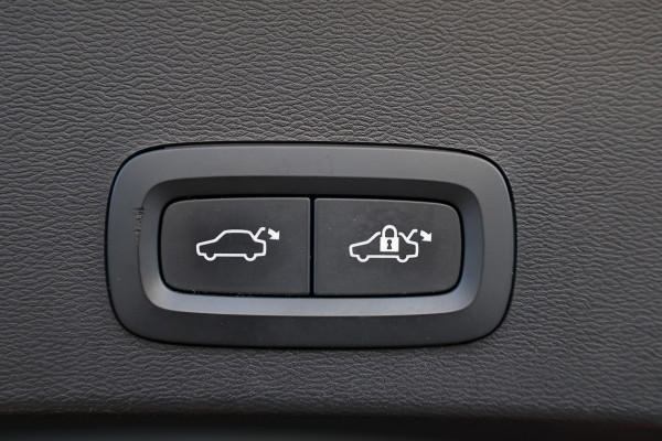 Volvo XC40 1.5 T5 Recharge R-Design | PANO | H&K | MEMORY | 360 | DODE HOEK | KEYLESS | ELEK TREKHAAK |