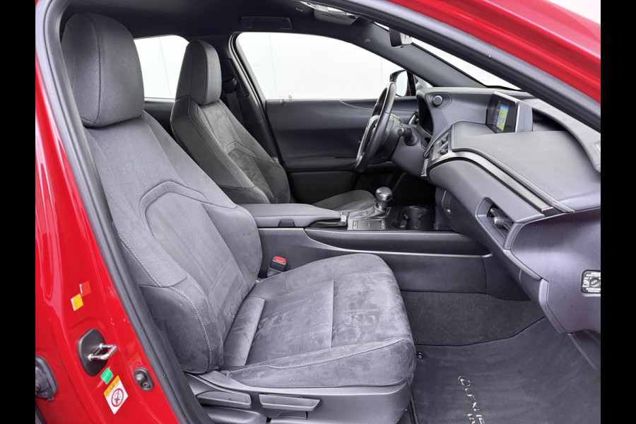 Lexus UX 250h Business Line | RIJKLAARPRIJS incl. 12mnd BOVAG GARANTIE