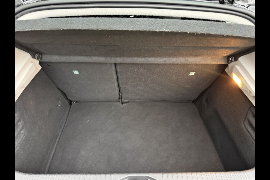 Renault Clio 1.0 TCe / Navigatie / Apple CarPlay - Android / 1e Eigenaar / ALL-Season banden / Cruise Control / PDC met optische w