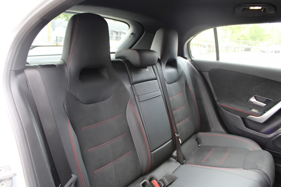 Mercedes-Benz A-Klasse 200 AMG Line | AMG | FACELIFT | KEYLESS | SFEER | CAMERA | ACC | NAVI |