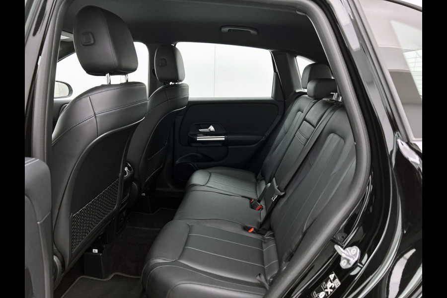 Mercedes-Benz B-Klasse 250 e Plug-In Hybride Trekhaak | Parkeerpakket met achteruitrijcamera | Ledkoplampen | Easy Pack Achterklep | Stoelverwarming. Inclusief 24 maanden MB Certified garantie voor Europa.