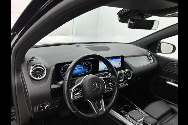 Mercedes-Benz B-Klasse 250 e Plug-In Hybride Trekhaak | Parkeerpakket met achteruitrijcamera | Ledkoplampen | Easy Pack Achterklep | Stoelverwarming. Inclusief 24 maanden MB Certified garantie voor Europa.