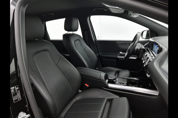 Mercedes-Benz B-Klasse 250 e Plug-In Hybride Trekhaak | Parkeerpakket met achteruitrijcamera | Ledkoplampen | Easy Pack Achterklep | Stoelverwarming. Inclusief 24 maanden MB Certified garantie voor Europa.
