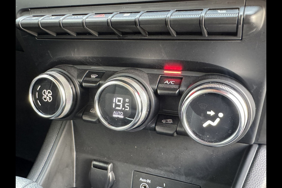 Renault Captur 1.3 TCe 140 Automaat Navigatie Carplay Cruise Verwarmde stoelen Pdc All season