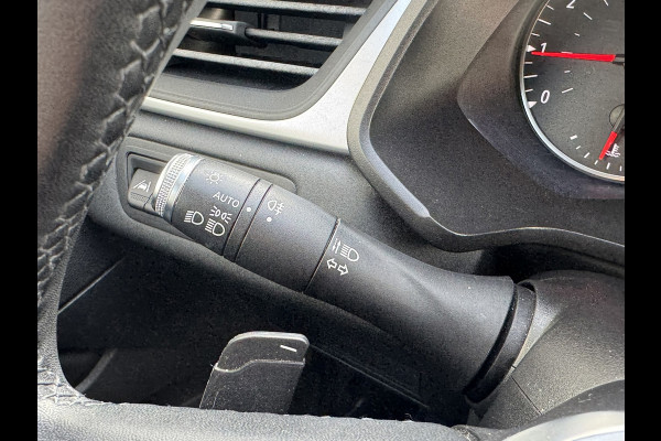 Renault Captur 1.3 TCe 140 Automaat Navigatie Carplay Cruise Verwarmde stoelen Pdc All season