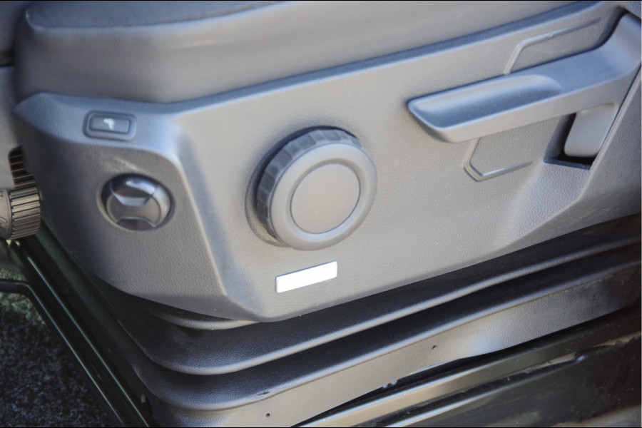 Volkswagen Crafter 35 2.0 TDI L3H3 177PK AUT. LED, TREKHAAK, GEV. ERGO ACTIVE STOEL, ADAPT. CRUISE, STOELVERWARMING, STUUR VERWARMING, STANDKACHEL,