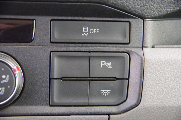Volkswagen Crafter 35 2.0 TDI L3H3 177PK AUT. LED, TREKHAAK, GEV. ERGO ACTIVE STOEL, ADAPT. CRUISE, STOELVERWARMING, STUUR VERWARMING, STANDKACHEL,